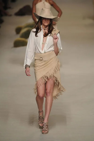 Look 1